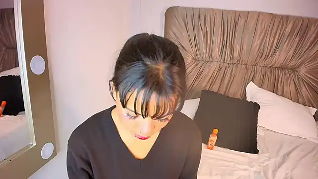 Dakashyten Adlı Modelin Canlı XXX Sohbeti