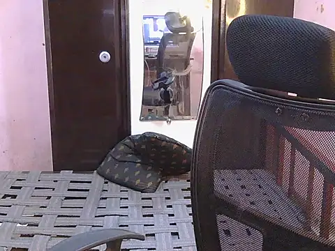 HotXKrish Шоу с уебкамера
