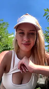 KikiWatson's Live XXX Chat