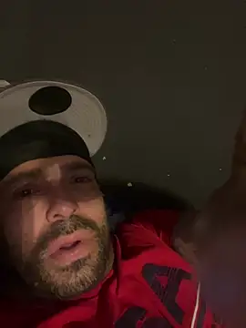 Pokazy przed kamerką – crazyplayboy13