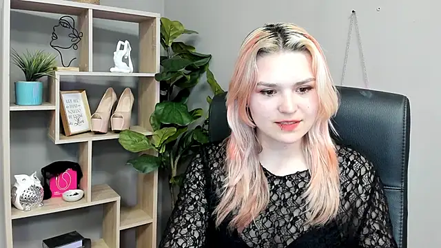 SweetLilyxo's Live XXX Chat