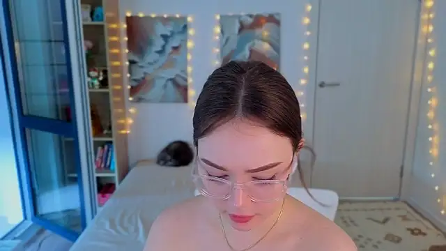 MilenaSaint Chat XXX live