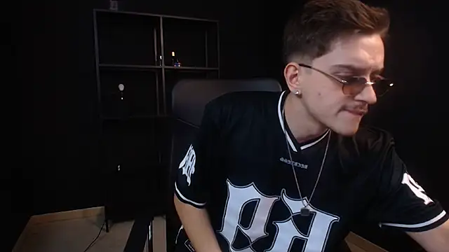 FelixStarkk – Naživo XXX chat
