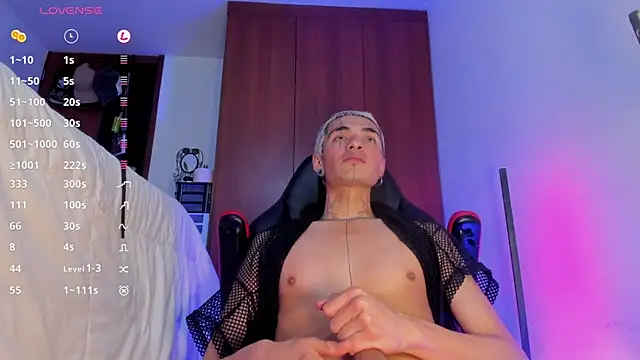 Chat XXX en directo de santikhalifa