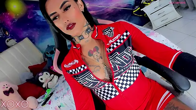 Chat +18 de Nella_Dolls ao vivo