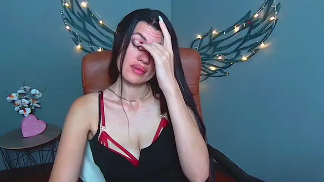 Chatroom XXX en direct de MilaLoona