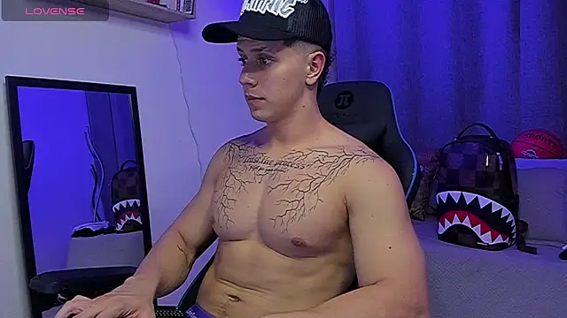 ASHTON_HILS Live XXX Chat