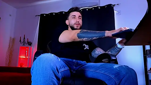 Онлайн чат XXX MightyAaron66