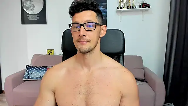 BrutusK08 Adlı Modelin Canlı XXX Sohbeti