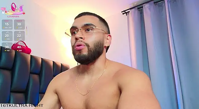دردشة ThiagoHunk الجنسية المباشرة