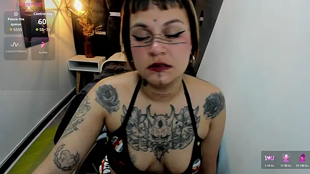 Darkmoon_1 – Naživo XXX chat