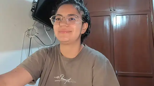 melodyi__'s Live XXX Chat