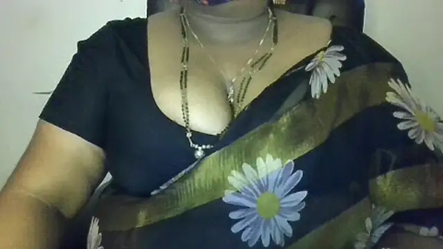 XXX chat uživo modela Divyahoty