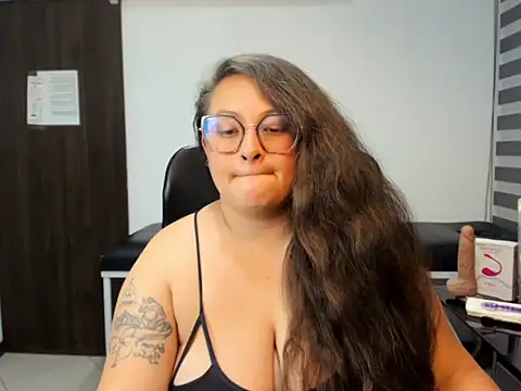 SaraThonson_ Live XXX-Chat