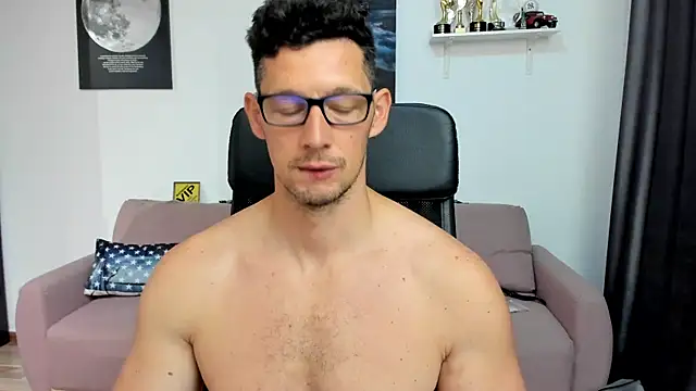 BrutusK08's Live XXX Chat