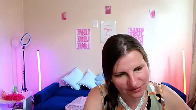 Mirabelle_Velvet Adlı Modelin Canlı XXX Sohbeti