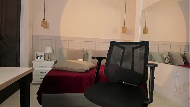 MartinaGuzmann Chat XXX in diretta