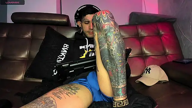 jhonny__ackerman Chat XXX in diretta