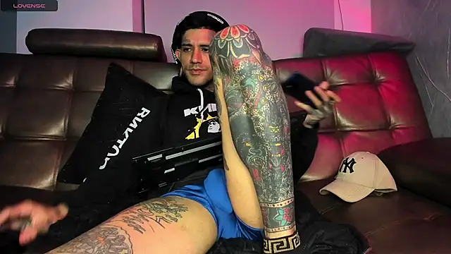 jhonny__ackerman XXX чат на живо