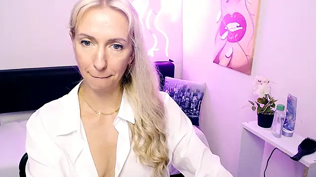 Chat +18 de Cute_Smile_Shy ao vivo