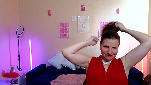Chat +18 de Mirabelle_Velvet ao vivo