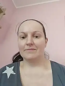 BustyLadyAlma's Live XXX Chat