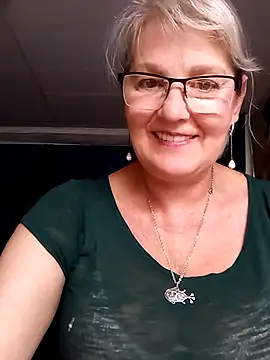 irinamaux Adlı Modelin Canlı XXX Sohbeti