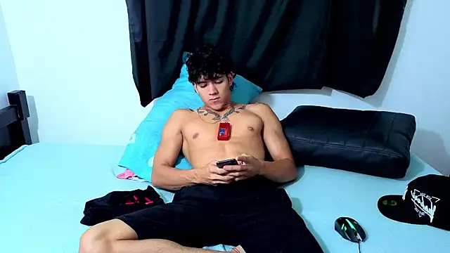 Noah__Dick élő XXX-chatje