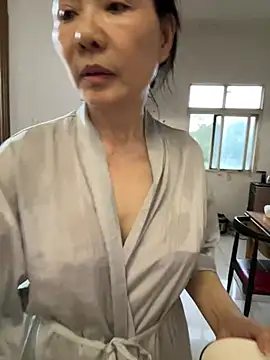 xiiuuff18 现场XXX聊天