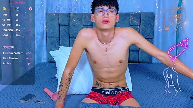 NicolasTorrez's Live XXX Chat