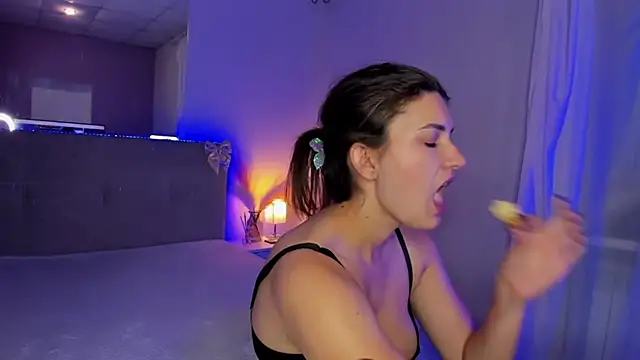 دردشة Laura_Leee الجنسية المباشرة