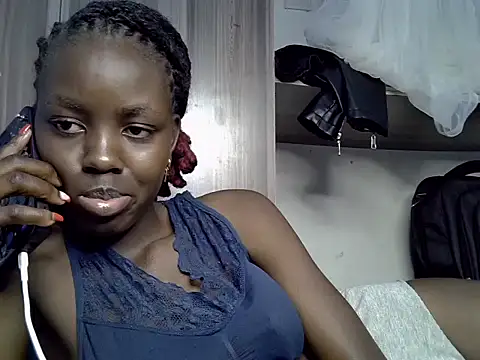 sexy_ebony254 Adlı Modelin Canlı XXX Sohbeti
