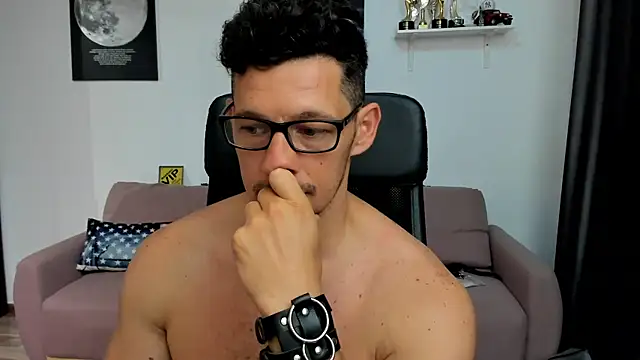 BrutusK08 Live XXX-chat