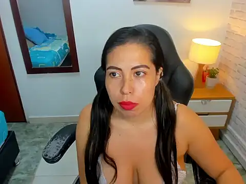 XXX chat uživo modela nikki_nikoll