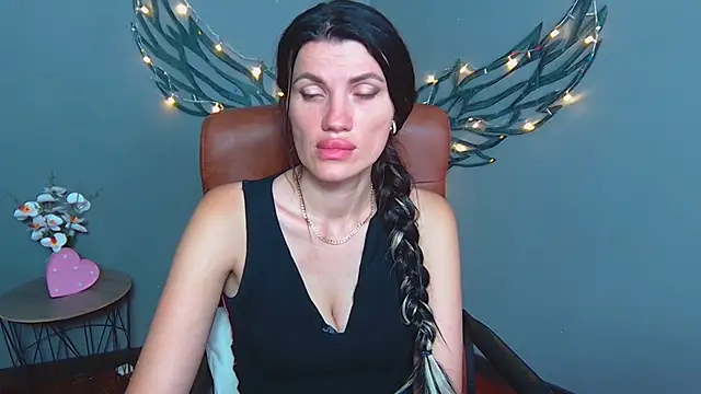 MilaLoona's Live XXX Chat