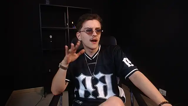 FelixStarkk live XXX chat