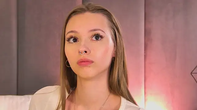 Chat +18 de JulyOwens ao vivo