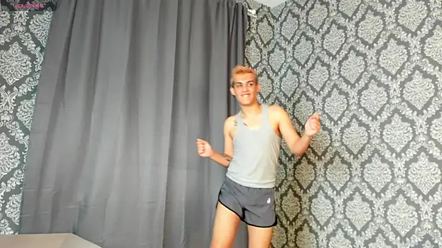 CinderMetric's Live XXX Chat