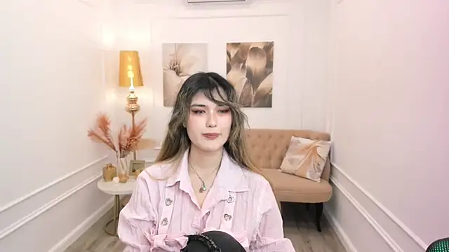 AnneTLi Adlı Modelin Canlı XXX Sohbeti