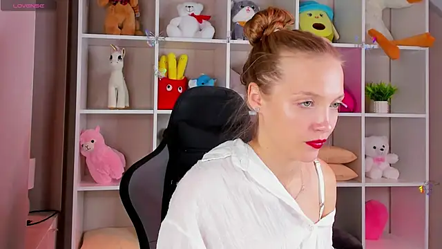 Neelly_Collins live XXX chat