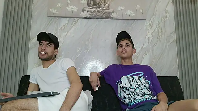 צ'אט XXX בשידור חי של SUCKING_LOVER1