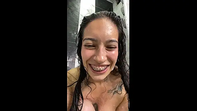 Noaah25_ Live XXX-Chat