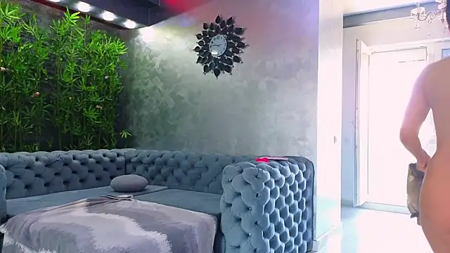 Theowonder Adlı Modelin Canlı XXX Sohbeti