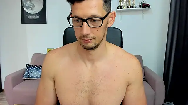 BrutusK08 라이브 XXX 채팅