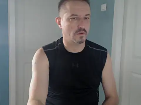 Živý XXX chat MisterFaithRO