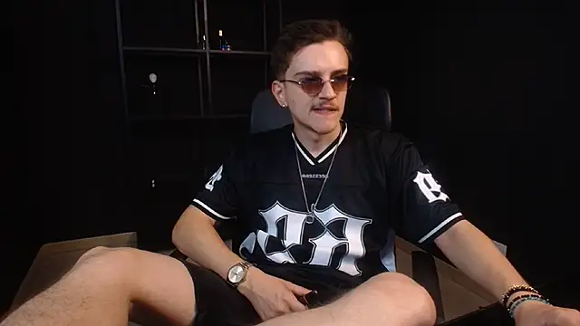 FelixStarkk Adlı Modelin Canlı XXX Sohbeti