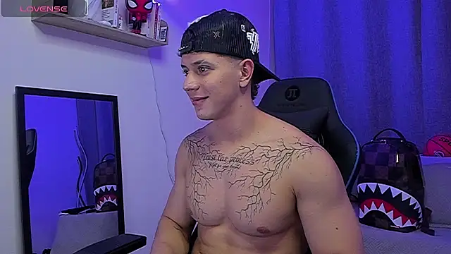 ASHTON_HILS élő XXX-chatje