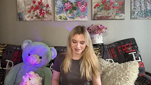 EarlineStrojnys' Live XXX Chat