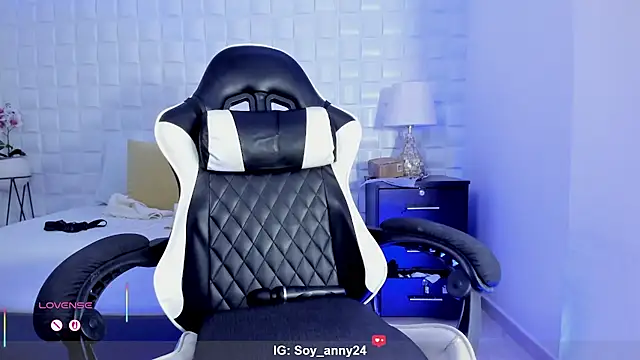 anny_rouse24's Live XXX Chat
