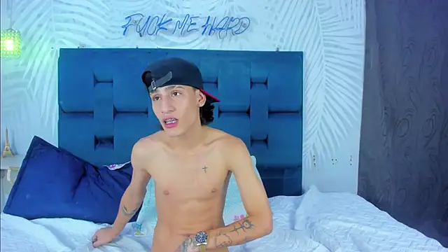 YoungsWild's Live XXX Chat